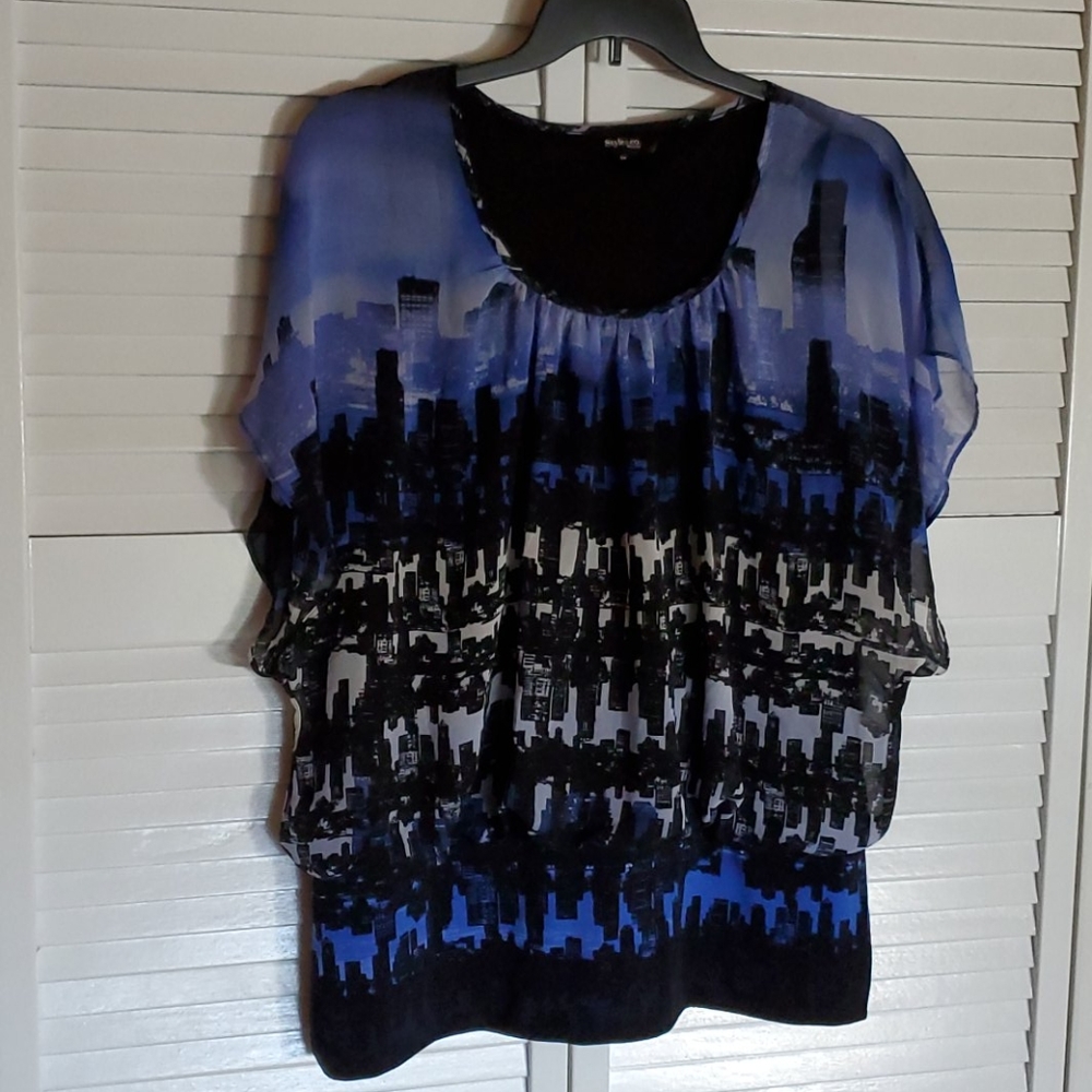 City Scape Print Top           (item#102)